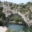 Vallon-pont-d'arc, natuurlijke brug over de rivier